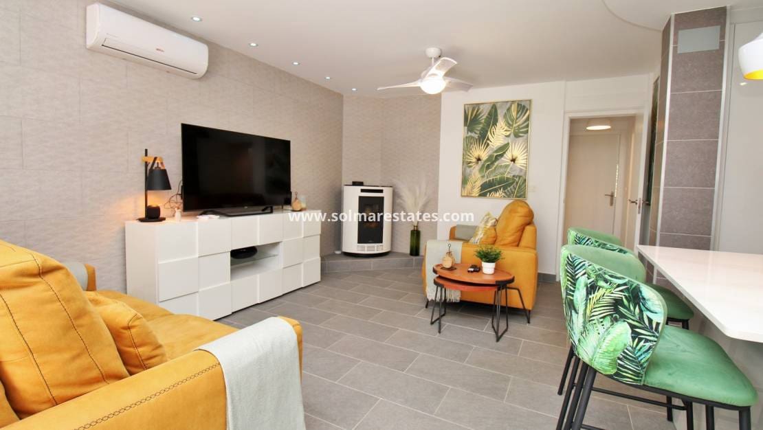 3 sypialnia Bungalow na sprzedaż w Villamartin z basenem - 275 000 € (Ref: 10070136)