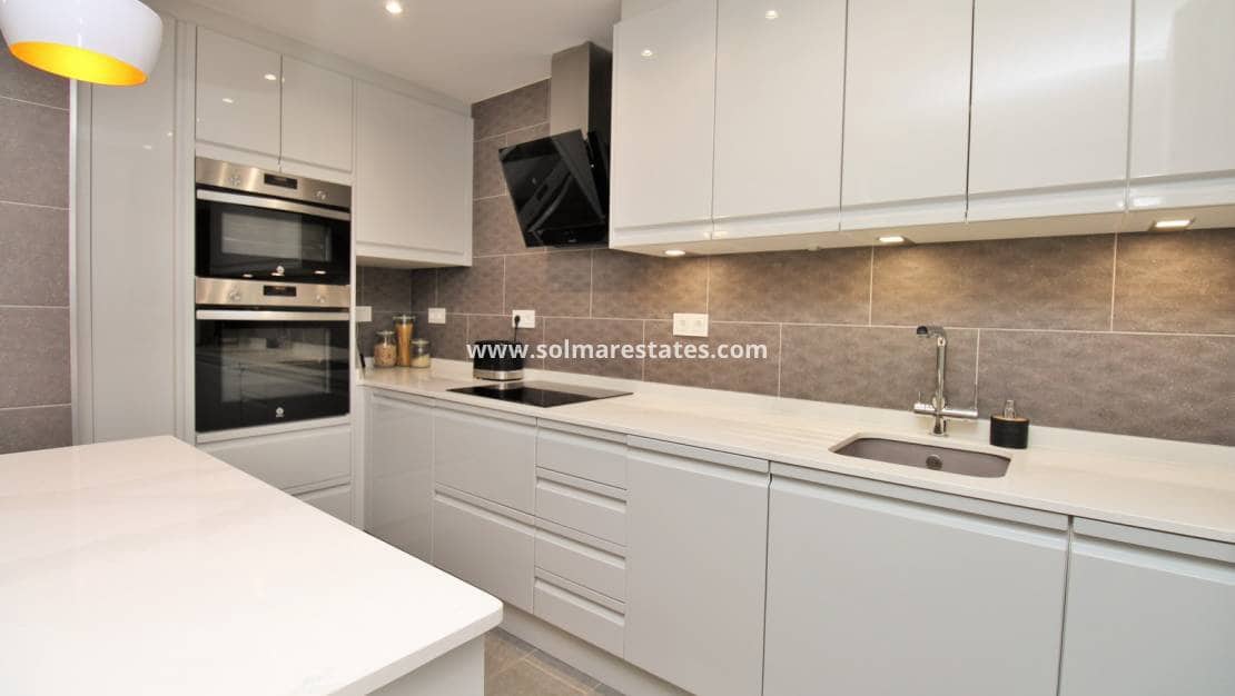 3 sypialnia Bungalow na sprzedaż w Villamartin z basenem - 275 000 € (Ref: 10070136)