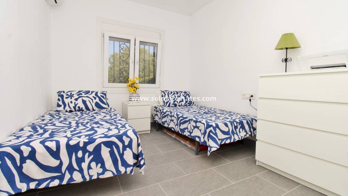 3 sypialnia Bungalow na sprzedaż w Villamartin z basenem - 275 000 € (Ref: 10070136)