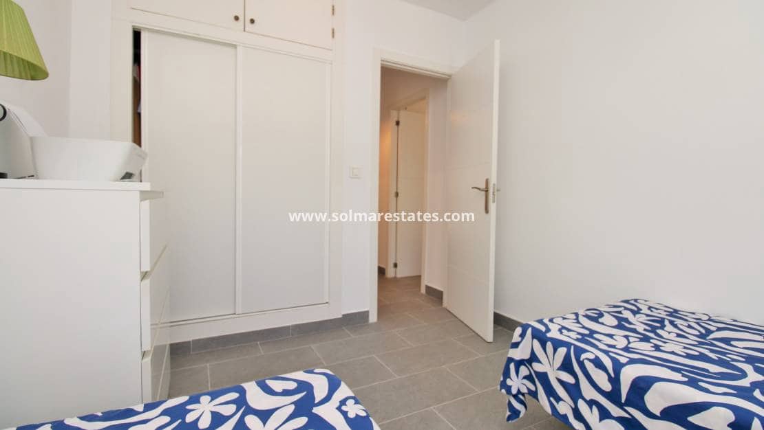3 sypialnia Bungalow na sprzedaż w Villamartin z basenem - 275 000 € (Ref: 10070136)