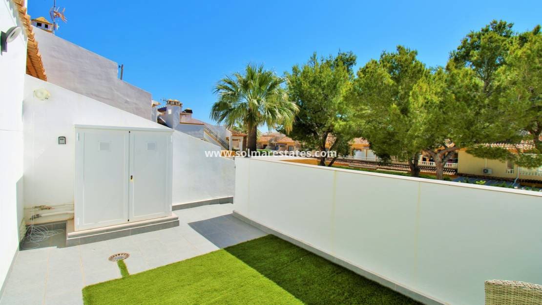 3 sypialnia Bungalow na sprzedaż w Villamartin z basenem - 275 000 € (Ref: 10070136)