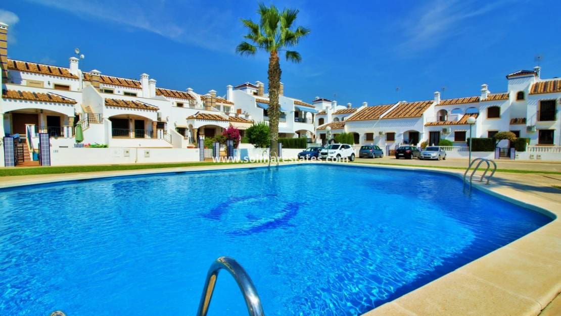 2 sovrum Lägenhet till salu i Villamartin med pool - 189 950 € (Ref: 10070137)