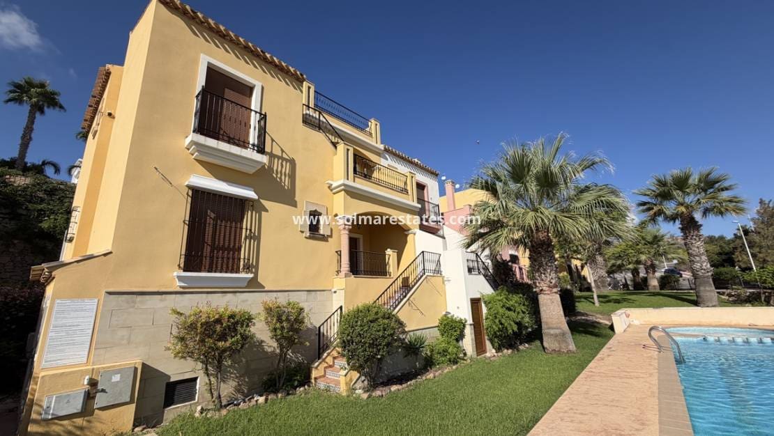 2 slaapkamer Appartement te koop in Villamartin met zwembad - € 210.000 (Ref: 10070139)