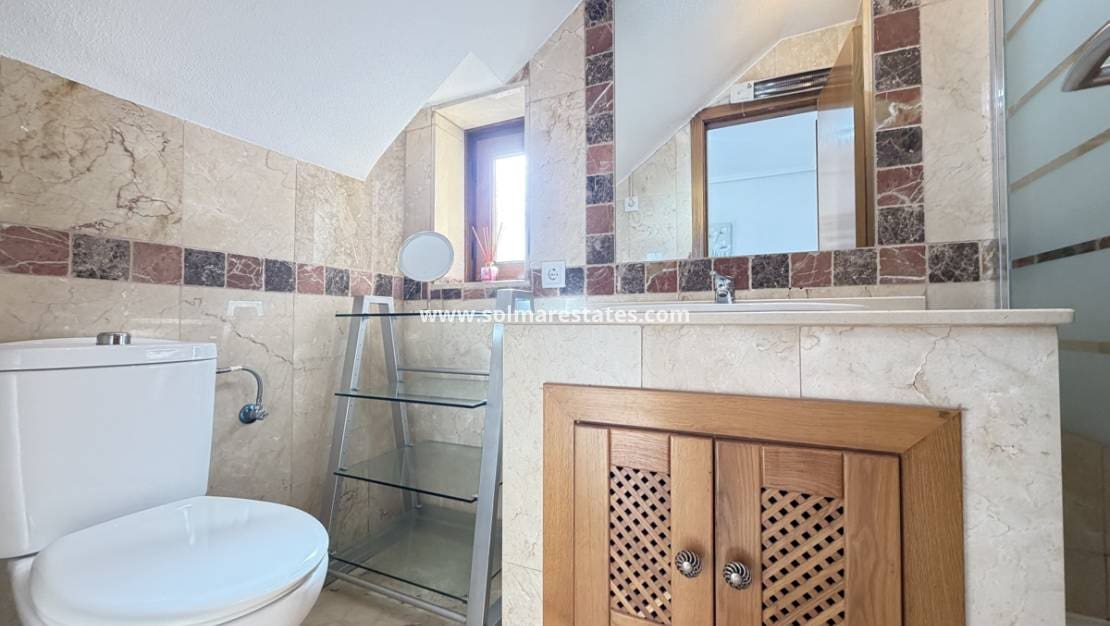2 slaapkamer Appartement te koop in Villamartin met zwembad - € 210.000 (Ref: 10070139)