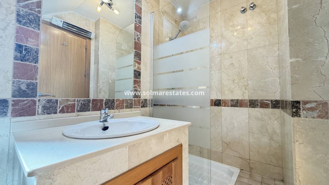 2 slaapkamer Appartement te koop in Villamartin met zwembad - € 210.000 (Ref: 10070139)
