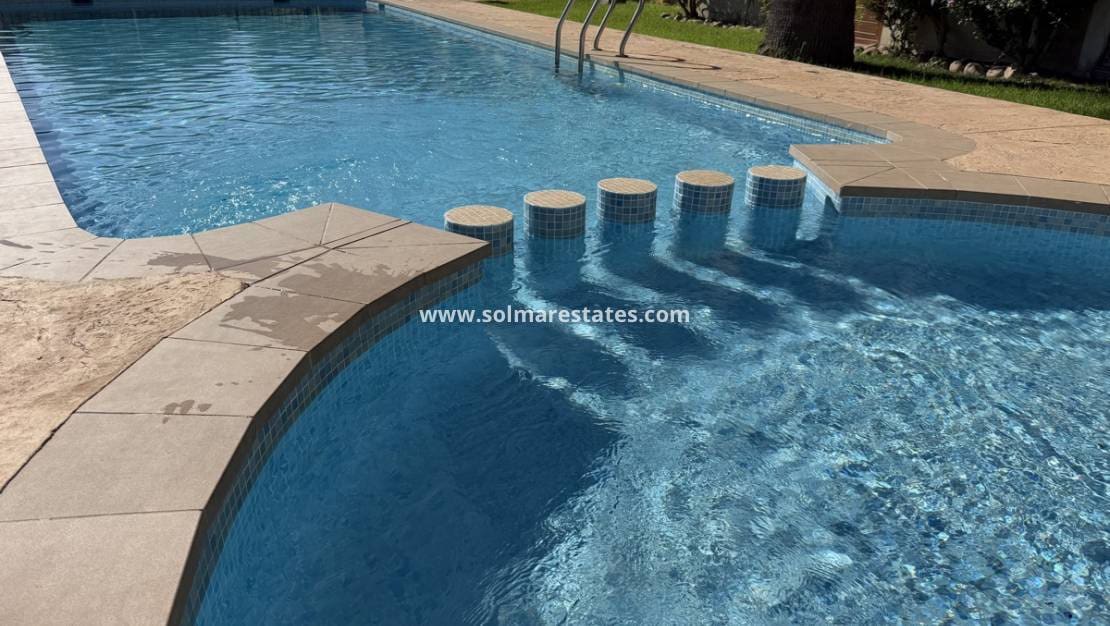 2 slaapkamer Appartement te koop in Villamartin met zwembad - € 210.000 (Ref: 10070139)