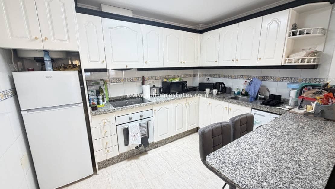 3 sovrum Semi-fristående Villa till salu i Villamartin med pool - 225 000 € (Ref: 10070140)