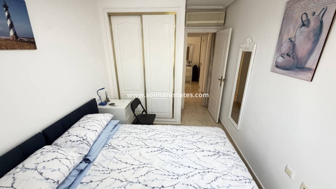 3 sovrum Semi-fristående Villa till salu i Villamartin med pool - 225 000 € (Ref: 10070140)
