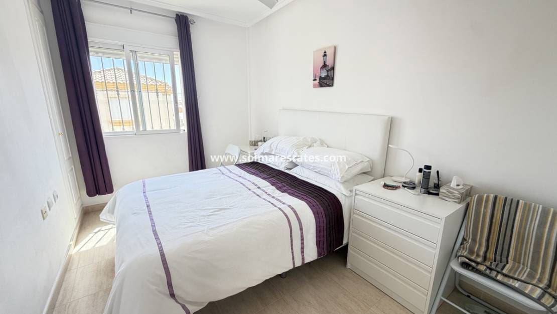 3 sovrum Semi-fristående Villa till salu i Villamartin med pool - 225 000 € (Ref: 10070140)