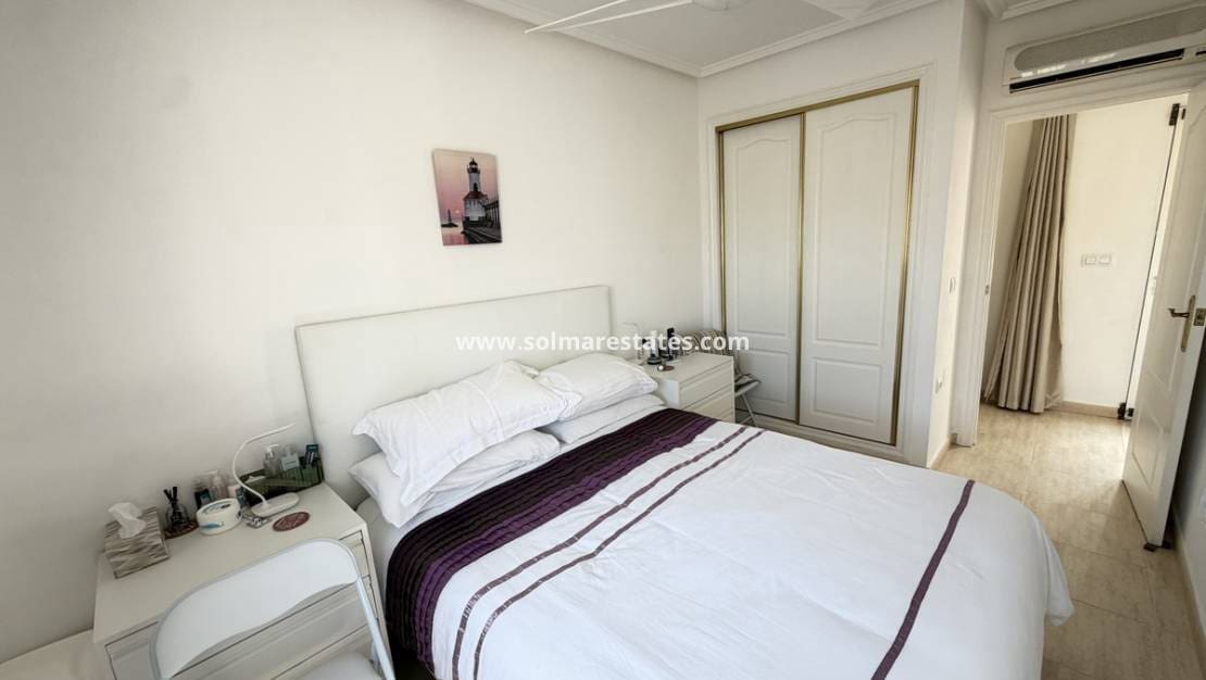 3 sovrum Semi-fristående Villa till salu i Villamartin med pool - 225 000 € (Ref: 10070140)