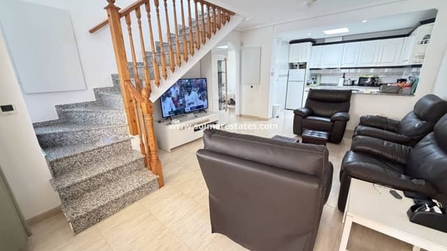 3 slaapkamer Halfvrijstaande villa te koop in Villamartin, Orihuela met zwembad - € 225.000 (Ref: 10070140)