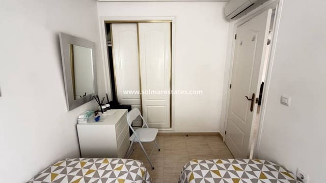 3 slaapkamer Halfvrijstaande villa te koop in Villamartin, Orihuela met zwembad - € 225.000 (Ref: 10070140)