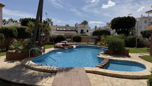 3 slaapkamer Halfvrijstaande villa te koop in Villamartin, Orihuela met zwembad - € 225.000 (Ref: 10070140)