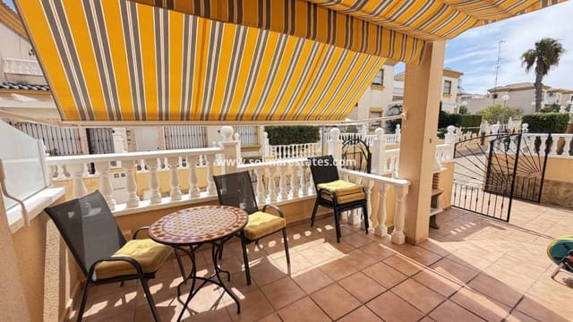 3 slaapkamer Halfvrijstaande villa te koop in Villamartin, Orihuela met zwembad - € 225.000 (Ref: 10070140)
