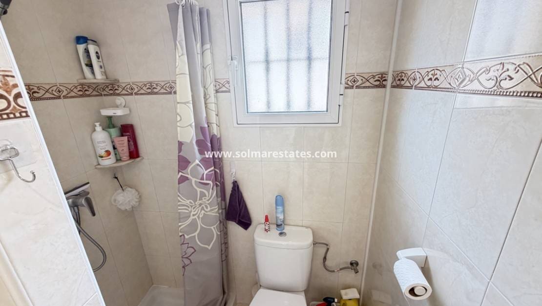 3 sovrum Semi-fristående Villa till salu i Villamartin med pool - 225 000 € (Ref: 10070140)