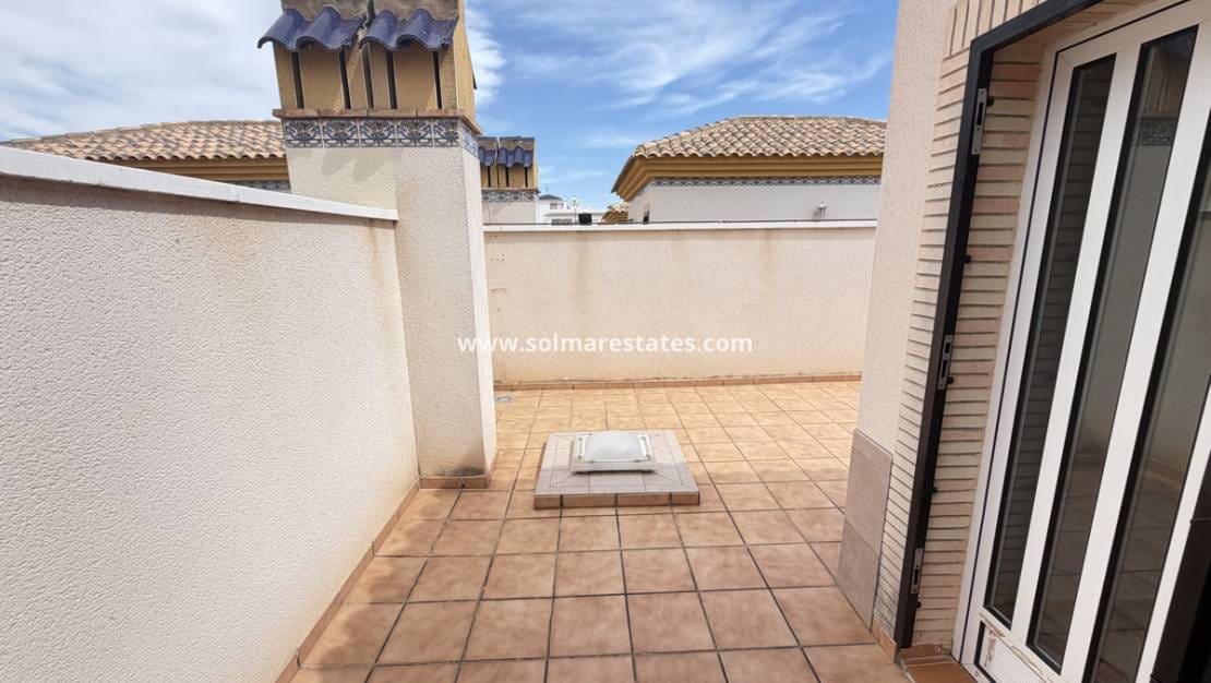 3 sovrum Semi-fristående Villa till salu i Villamartin med pool - 225 000 € (Ref: 10070140)