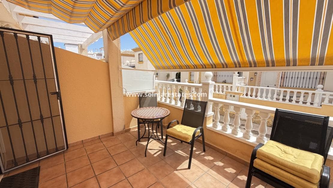 3 sovrum Semi-fristående Villa till salu i Villamartin med pool - 225 000 € (Ref: 10070140)