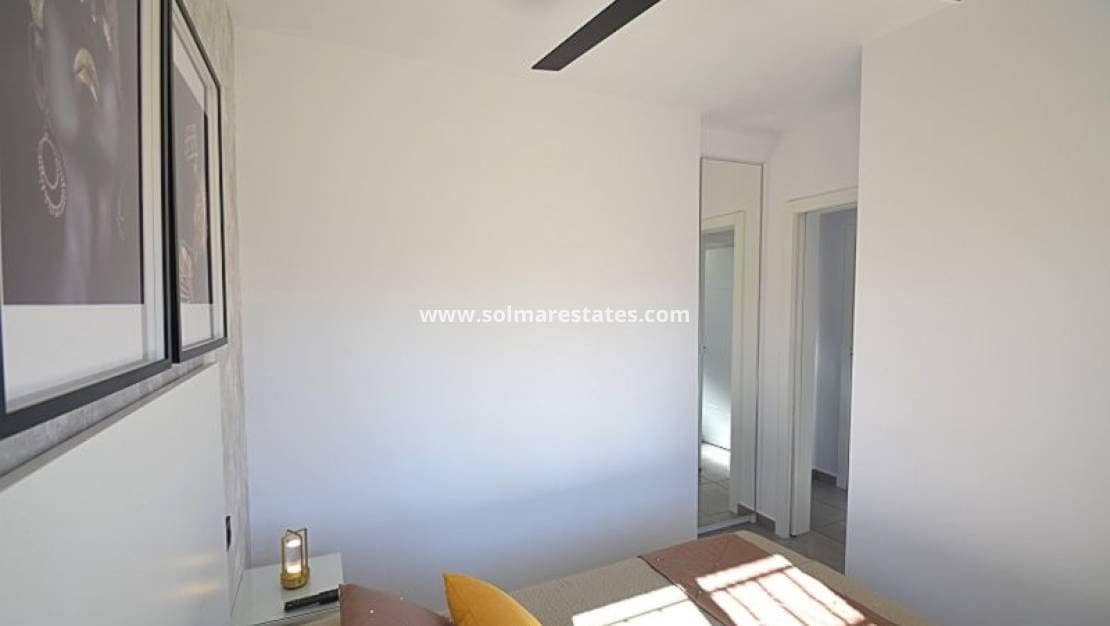 1 quarto Apartamento para venda em Villamartin com piscina - 114 000 € (Ref: 10072854)