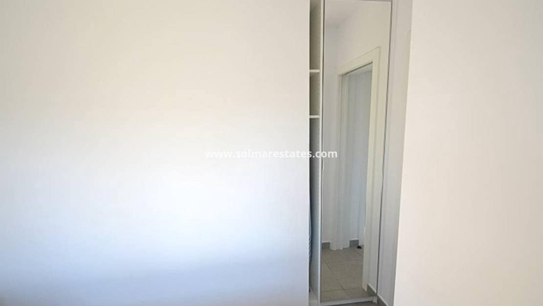 1 quarto Apartamento para venda em Villamartin com piscina - 114 000 € (Ref: 10072854)