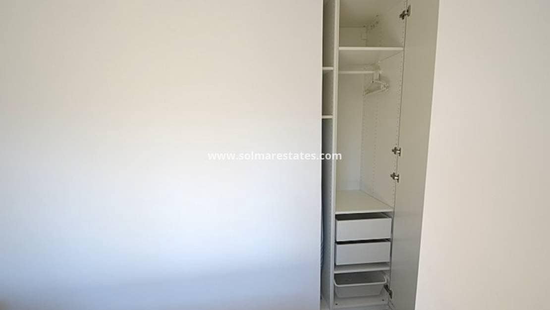 1 quarto Apartamento para venda em Villamartin com piscina - 114 000 € (Ref: 10072854)