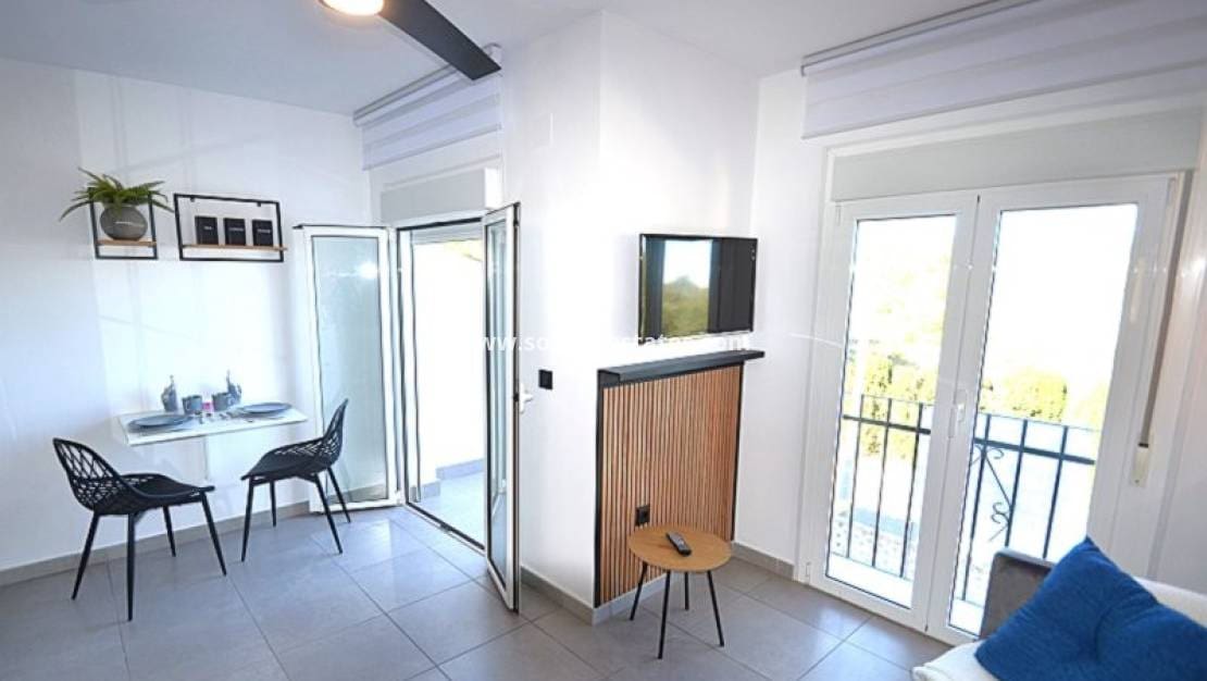 1 quarto Apartamento para venda em Villamartin com piscina - 114 000 € (Ref: 10072854)