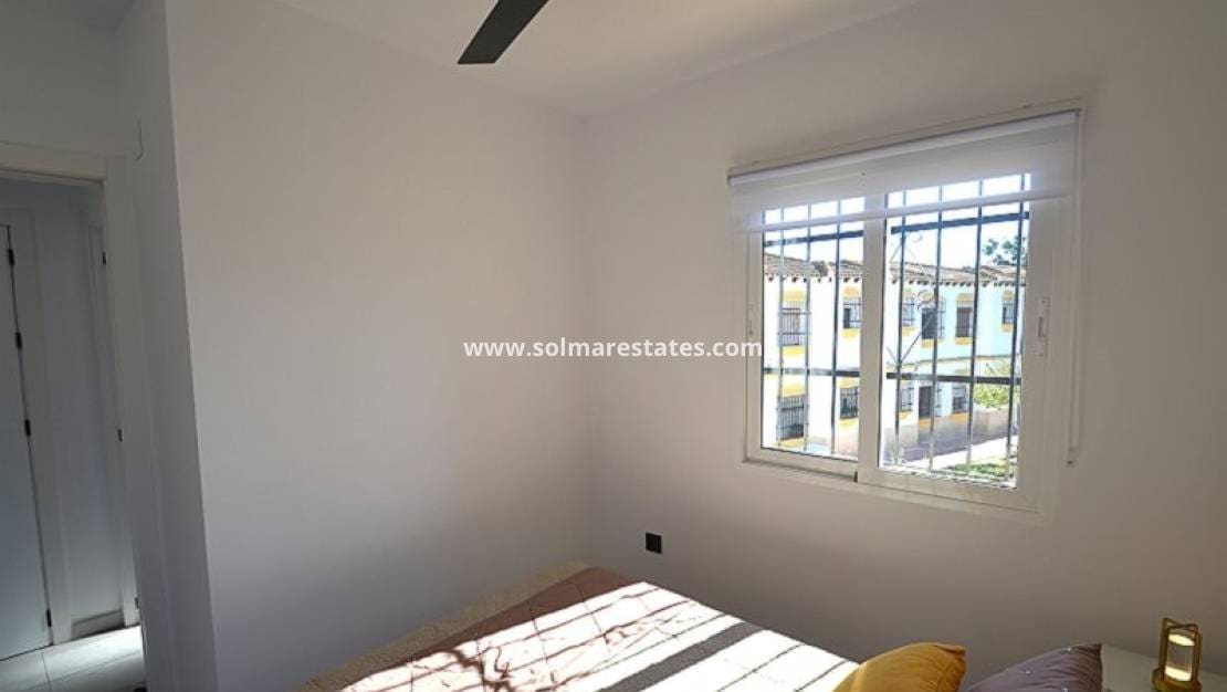 1 quarto Apartamento para venda em Villamartin com piscina - 114 000 € (Ref: 10072854)