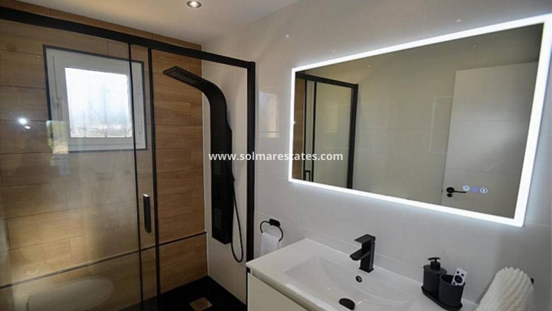 1 quarto Apartamento para venda em Villamartin com piscina - 114 000 € (Ref: 10072854)