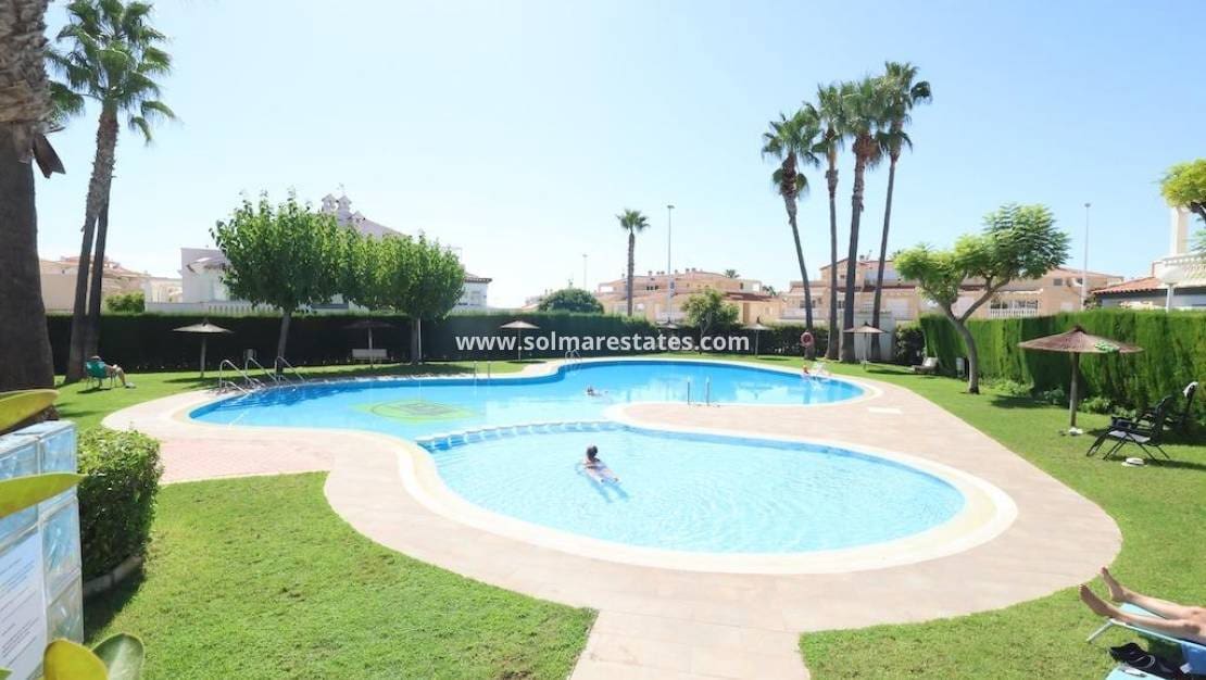 2 soverom Leilighet til salgs i Playa Flamenca med svømmebasseng - € 230 000 (Ref: 10072999)