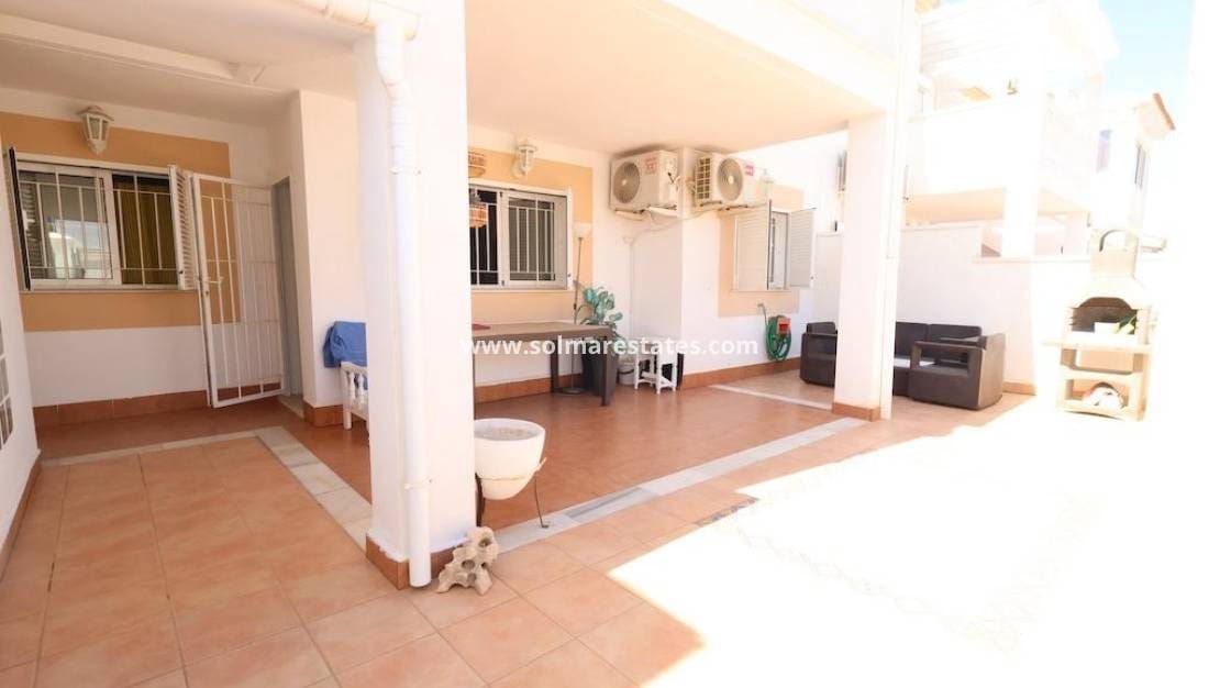 2 soverom Leilighet til salgs i Playa Flamenca med svømmebasseng - € 230 000 (Ref: 10072999)