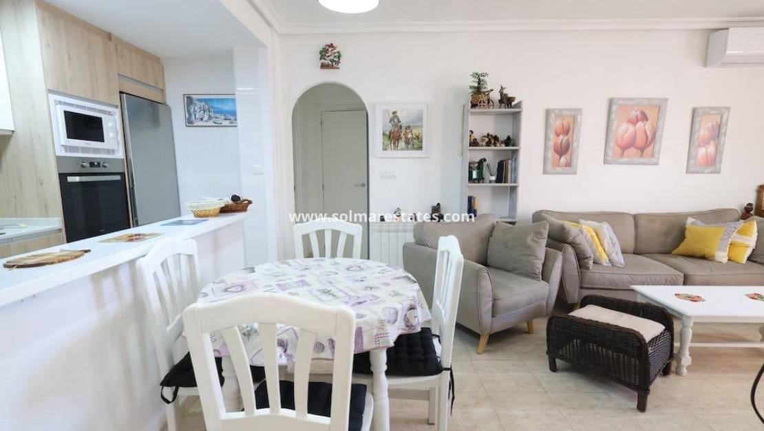 2 soverom Leilighet til salgs i Playa Flamenca med svømmebasseng - € 230 000 (Ref: 10072999)