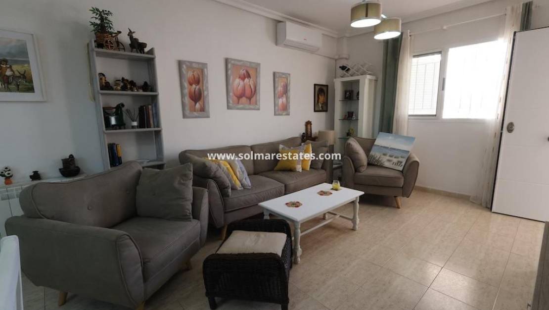 2 soverom Leilighet til salgs i Playa Flamenca med svømmebasseng - € 230 000 (Ref: 10072999)