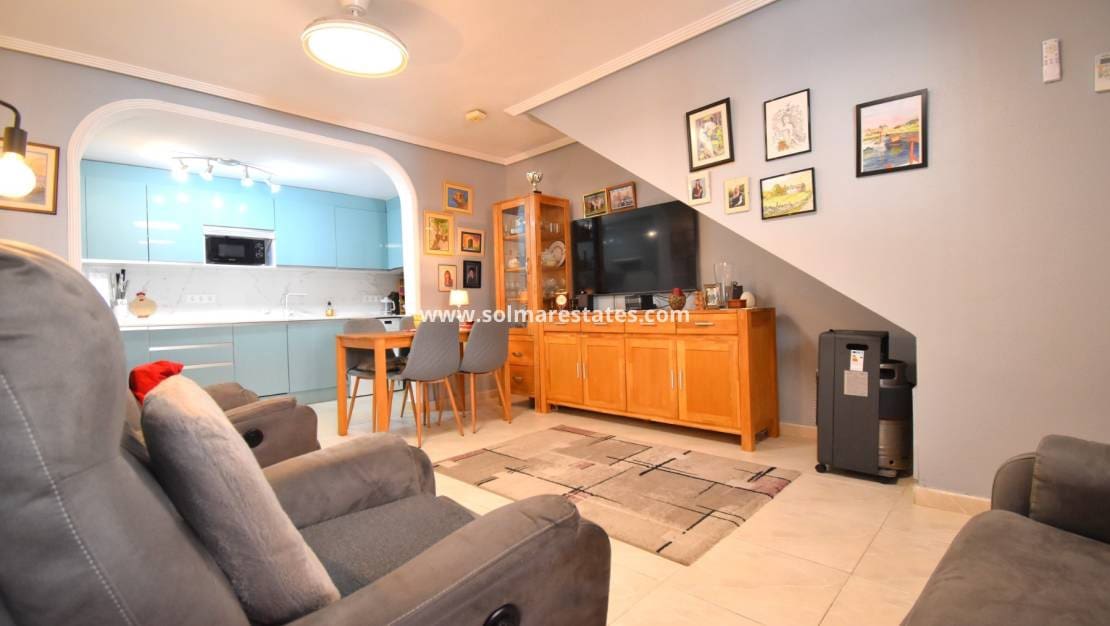 2 soverom Leilighet til salgs i Playa Flamenca med svømmebasseng - € 185 000 (Ref: 10073000)