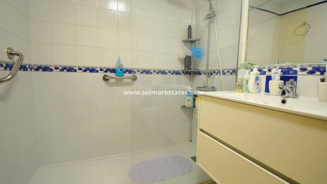2 soverom Leilighet til salgs i Playa Flamenca med svømmebasseng - € 185 000 (Ref: 10073000)