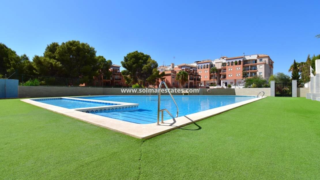 2 soverom Leilighet til salgs i Playa Flamenca med svømmebasseng - € 185 000 (Ref: 10073000)