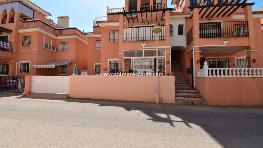 2 soverom Leilighet til salgs i Playa Flamenca med svømmebasseng - € 185 000 (Ref: 10073000)