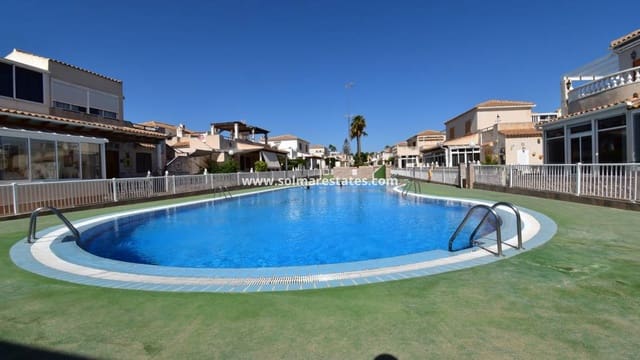 2 quarto Moradia Geminada para venda em Playa Flamenca, Orihuela com piscina - 180 000 € (Ref: 10073001)