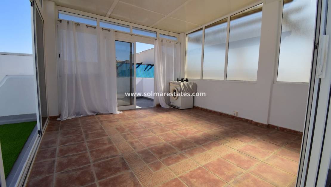 Pareado de 2 habitaciones en Playa Flamenca en venta con piscina - 180.000 € (Ref: 10073001)