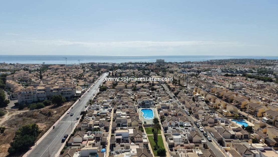 Pareado de 2 habitaciones en Playa Flamenca en venta con piscina - 180.000 € (Ref: 10073001)