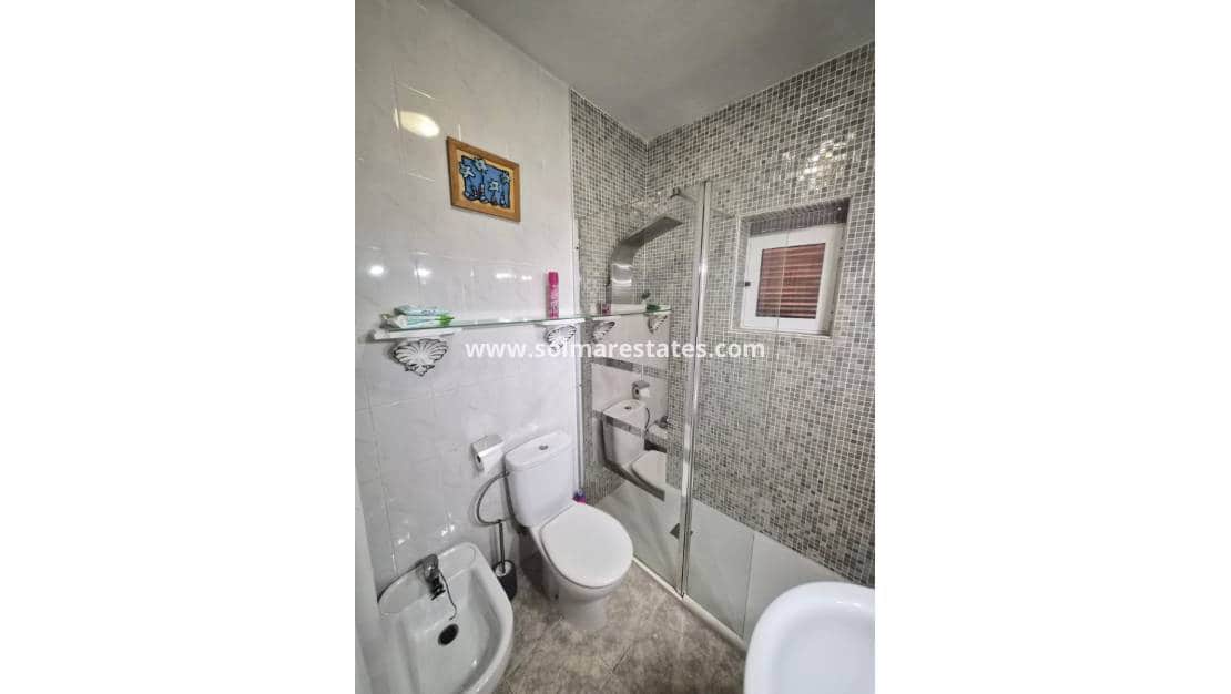 2 quarto Casa em Banda para venda em Playa Flamenca com piscina - 215 000 € (Ref: 10073219)