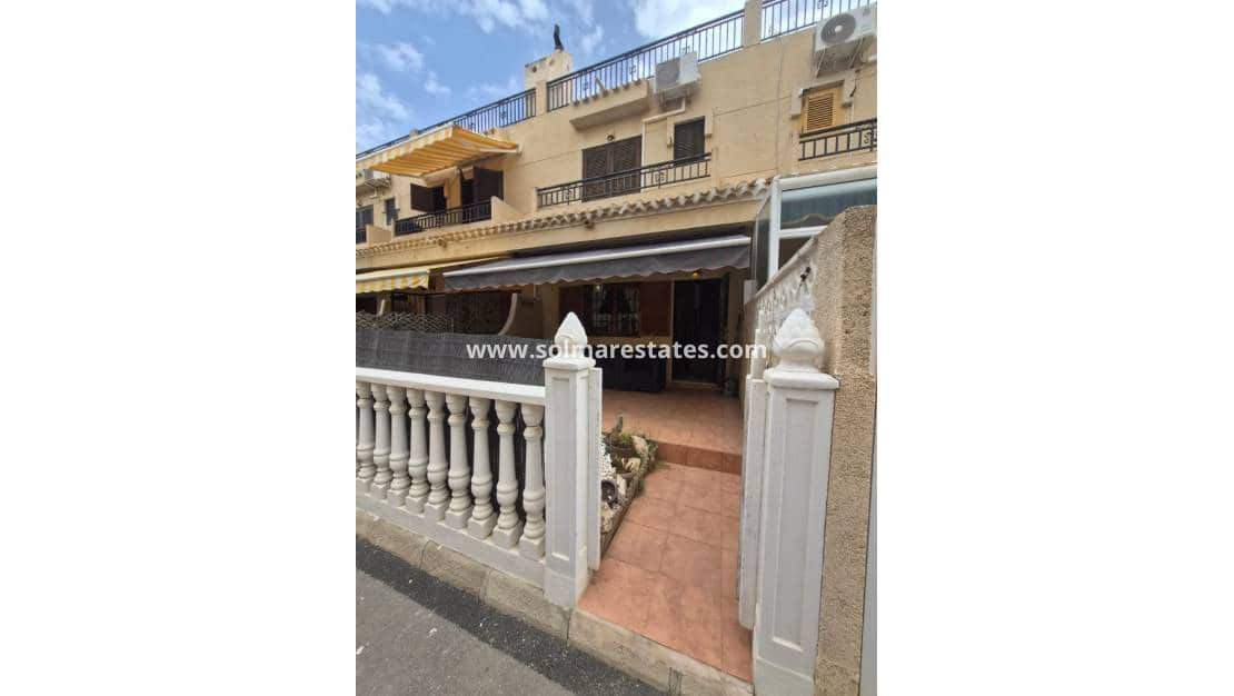 2 quarto Casa em Banda para venda em Playa Flamenca com piscina - 215 000 € (Ref: 10073219)