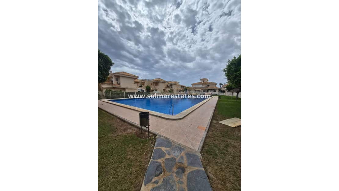 2 quarto Casa em Banda para venda em Playa Flamenca com piscina - 215 000 € (Ref: 10073219)