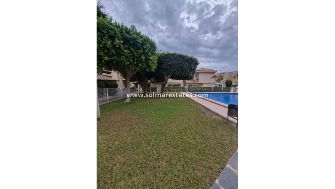 2 quarto Casa em Banda para venda em Playa Flamenca com piscina - 215 000 € (Ref: 10073219)