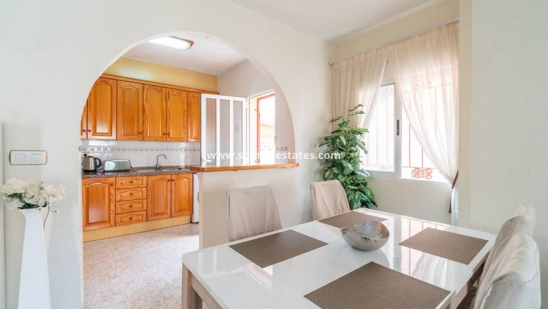 Casa de 3 habitaciones en Playa Flamenca en venta con piscina - 225.000 € (Ref: 10077245)