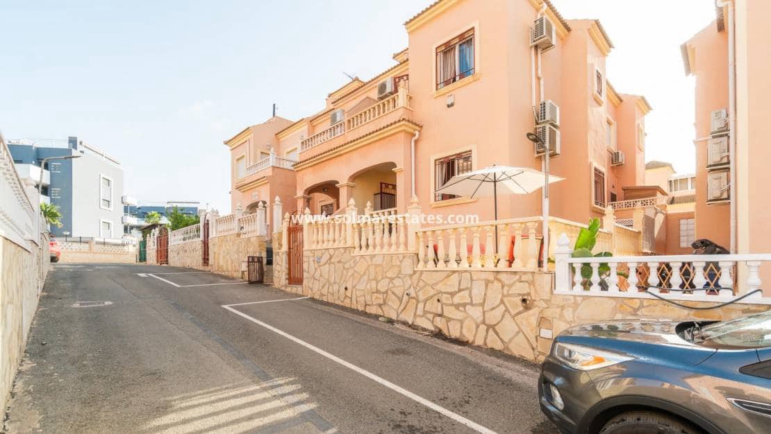 Casa de 3 habitaciones en Playa Flamenca en venta con piscina - 225.000 € (Ref: 10077245)
