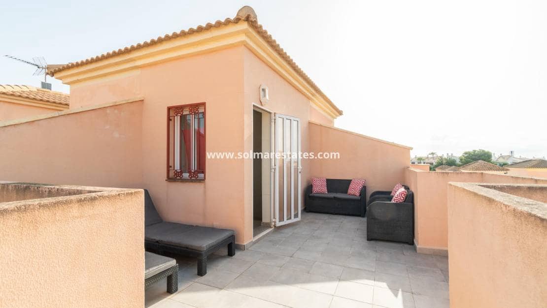 Casa de 3 habitaciones en Playa Flamenca en venta con piscina - 225.000 € (Ref: 10077245)