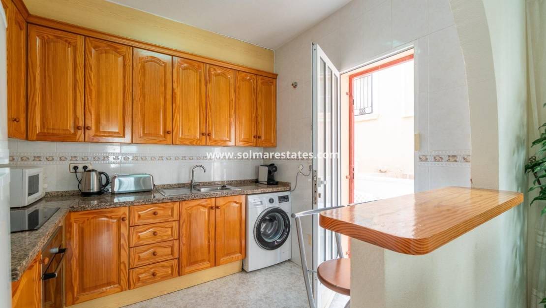 Casa de 3 habitaciones en Playa Flamenca en venta con piscina - 225.000 € (Ref: 10077245)