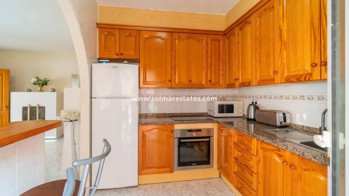 Casa de 3 habitaciones en Playa Flamenca en venta con piscina - 225.000 € (Ref: 10077245)