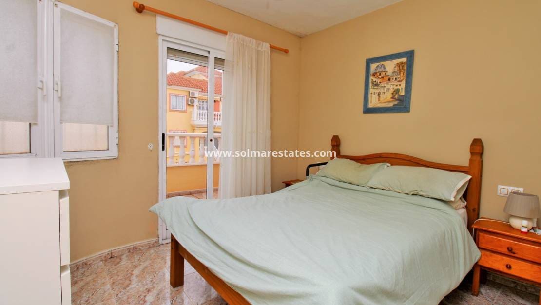 2 soveværelse Byhus til salg i Villamartin med swimmingpool - € 159.900 (Ref: 10078950)