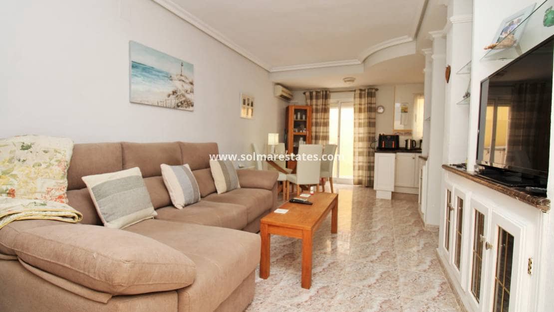2 soveværelse Byhus til salg i Villamartin med swimmingpool - € 159.900 (Ref: 10078950)
