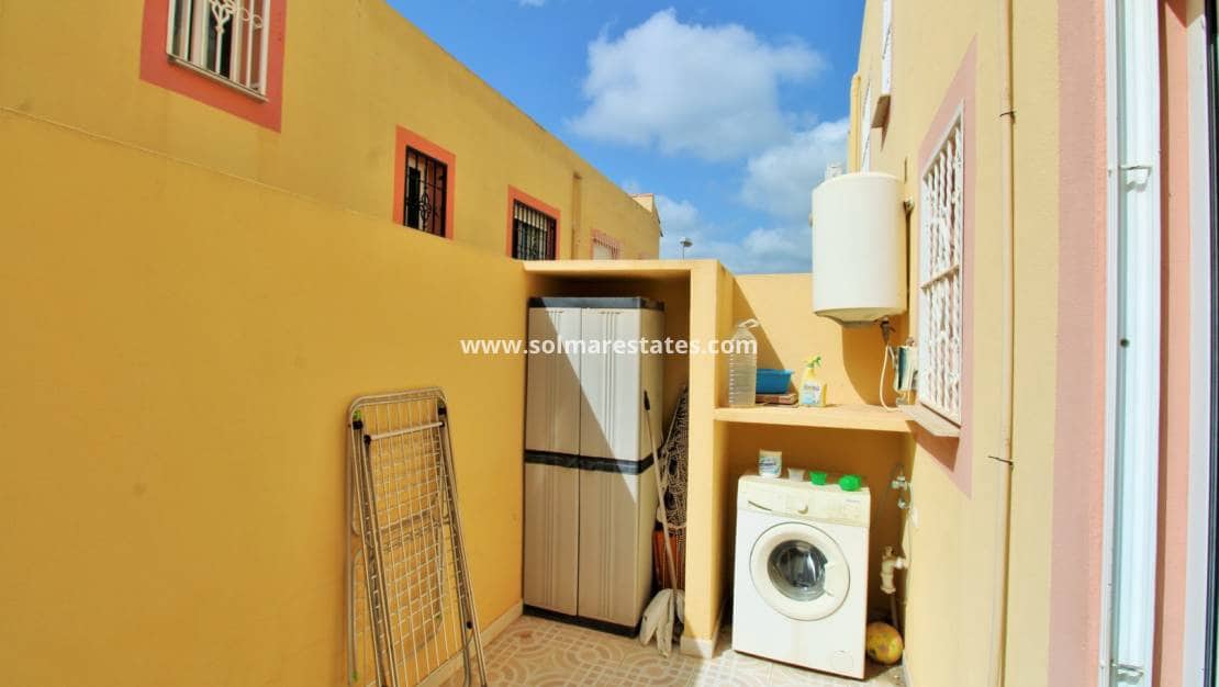 2 soveværelse Byhus til salg i Villamartin med swimmingpool - € 159.900 (Ref: 10078950)